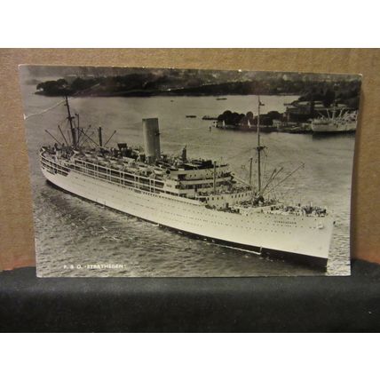 P & O 'STRATHEDEN' CRUISE SHIP, unused postcard RP =
