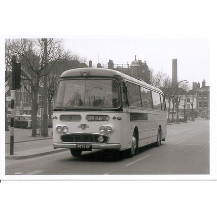 Black & White Photograph of Black & White Motorways Ltd. - 4876 DF