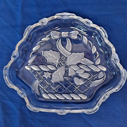 Mikasa POINSETTIA BASKET Open Candy DISH Christmas Plate Frosted Nut Bowl Sweet