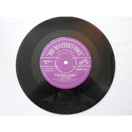 7" 1958. ALMA COGAN . SUGARTIME 45.-POP 450, GETTIN READY FOR FREDDY. NEAR MINT