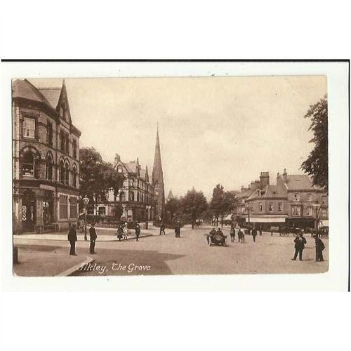 Yorkshire ILKLEY The Grove Postcard by Frith (63556)