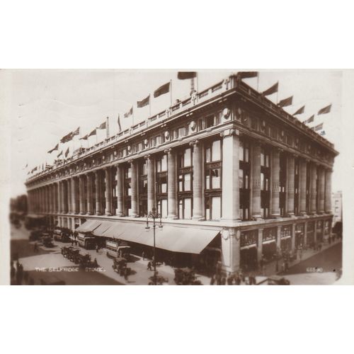 The Selfridge Store London Postcard (LN77521)