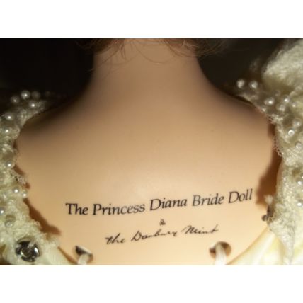 Danbury Mint Princess Diana 21" Porcelain Royalty Wedding Gown Doll