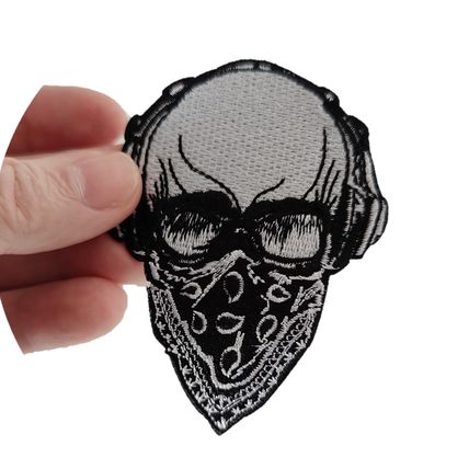 Gang Street Skull Iron On Embroidered sew Patch Badge Patches 6.6 cm x8 cm P025