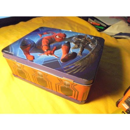 SPIDER-MAN HOMECOMING 2017 Metal Lunchbox! $8.00 OBO!