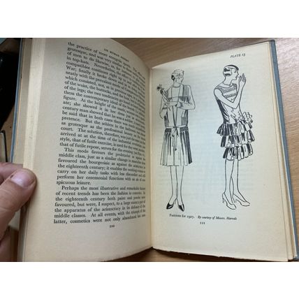 1947 "ON HUMAN FINERY" QUENTIN BELL FASHION HISTORY ILLUSTRATED HB BOOK (P3)