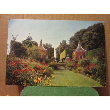 HIDCOTE MANOR GARDENS, unused vintage postcard by J. Arthur Dixon Glos. 6790 #