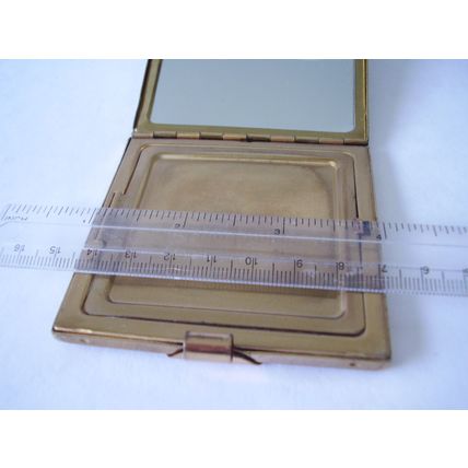 Vintage Dorothy Gray Art Deco Buckle Powder Compact Early Pre-thumb Latch Clasp