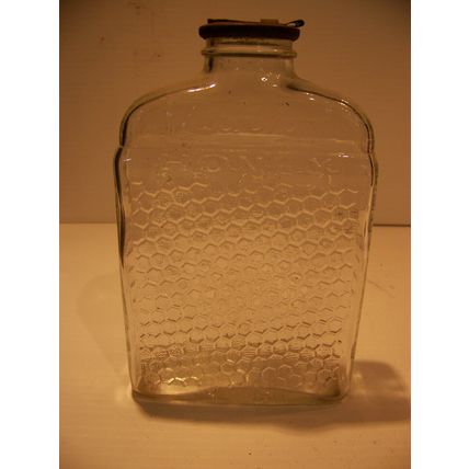 VINTAGE LAKE SHORE HONEY BOTTLE WITH NO DRIP METAL LID HONEYCOMB DESIGN