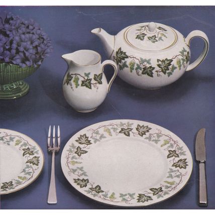 1955 WEDGWOOD 'SANTA CLARA' CHINA TEA SET MAGAZINE ADVERT