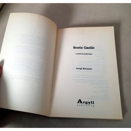 Scots Gaelic: A Brief Introduction by George McLennan : Paperback book .