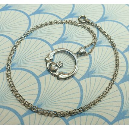 Vintage 925 Sterling Silver Irish Claddagh Heart Pendant Necklace