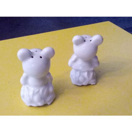 Old Vintage Walt Disney Mickey & Minnie Mouse Salt & Pepper Shakers 1950s