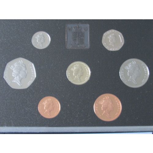 1991 QUEEN ELIZABETH II ROYAL MINT PROOF SET BLUE CASE. I