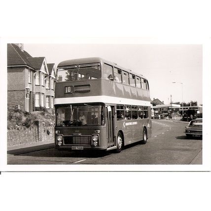 Black & White Photograph of Maidstone & District Motor Services Ltd. - KKE 742N