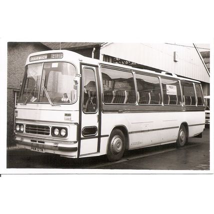 Black & White Photograph of Maidstone & District Motor Services Ltd. - PKM 127M