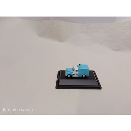 OXFORD DIE-CAST MORIS MINOR POLICE VAN 1:76 RAILWAY SCALE ( PRE-OWNED)