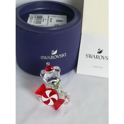 SWAROVSKI, ANNUAL CHRISMAS EDITION 2021 KRIS BEAR, Absolutely Beautiful. MIB