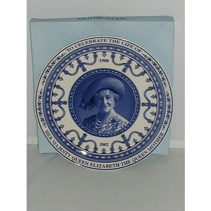 WEDGWOOD, COMMEMORATIVE PLATE. HER MAJESTY THE QUEEN MOTHER 1900-2002, Rare