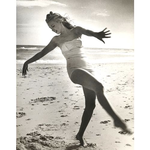 Marilyn Monroe vintage Sexy Beach pinup print poster Playboy Man Gift Wall Art D