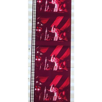 ALICE COOPER. Pk MTP - B042p . 1 STRIP OF 5 - 35MM FILM CELLS.