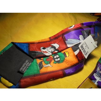 Warner Bros. LOONEY TUNES CLASSIC CHARACTERS TIE! $15.00 Shipped!