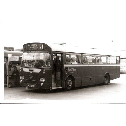 Black & White Photograph of Maidstone & District Motor Services Ltd. - UKE 410H