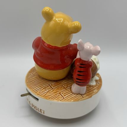 Vintage Schmid Winnie the Pooh Music Box #302 – “Getting to Know You” Japan