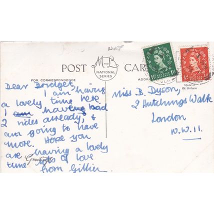 B969 EAST RUNTON - THE BEACH. RP POSTCARD