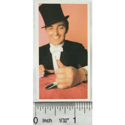 1970 Sharps Hey Presto Card No. 16 The Bent Spoon