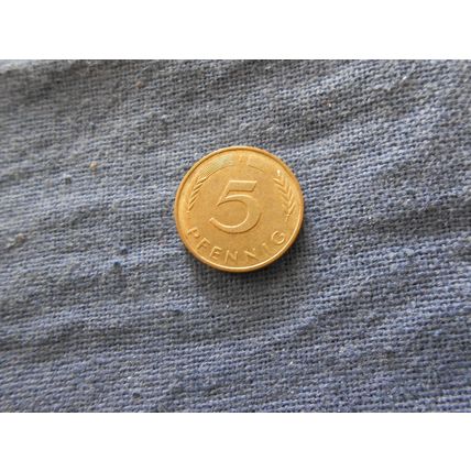 1982 (J) GERMANY 5 PFENNIG COIN.