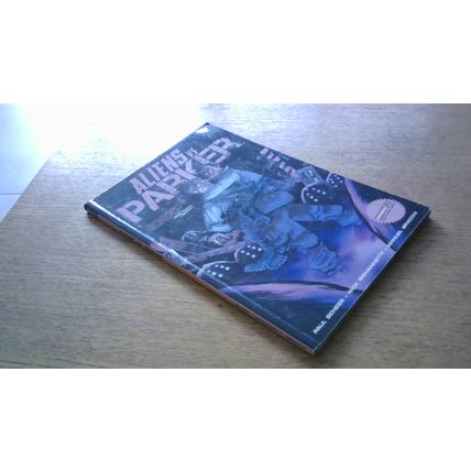 Aliens vs Parker Graphic Novel (Paperback) 2014