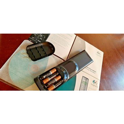Logitech Harmony 520 LCD Advanced Universal Remote Control
