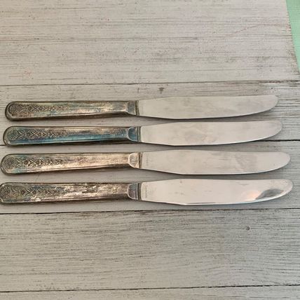 4 Meriden Silverplate Delight Knives Dinner Knife Floral Vintage 50s HTF Set 8.5