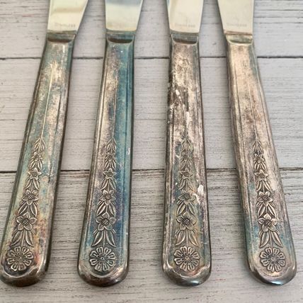 4 Meriden Silverplate Delight Knives Dinner Knife Floral Vintage 50s HTF Set 8.5