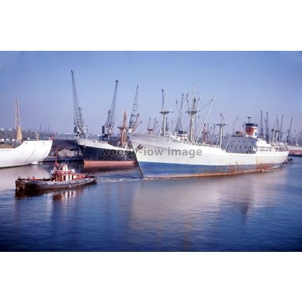 SL1020 - Blue Star Cargo Ship - Canterbury Star & Tug Plasma - photograph 6x4