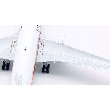 B767-200 UNITED SAUL BASS REG: N611UA WITH STAND- INFLIGHT 200 IF762UA0123 1/200