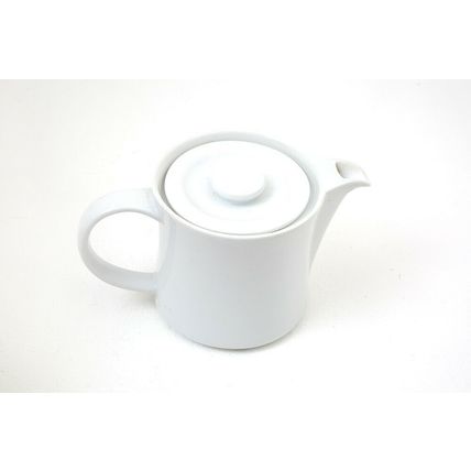 ITALIAN FINEST PORCELAIN MEDIUM SIZE WHITE TEAPOT MICROWAVE & DISHWASHER SAFE