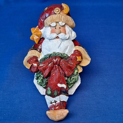 SANTA CLAUS Christmas STOCKING HOLDER Mantel Hanger Wreath Hook Resin