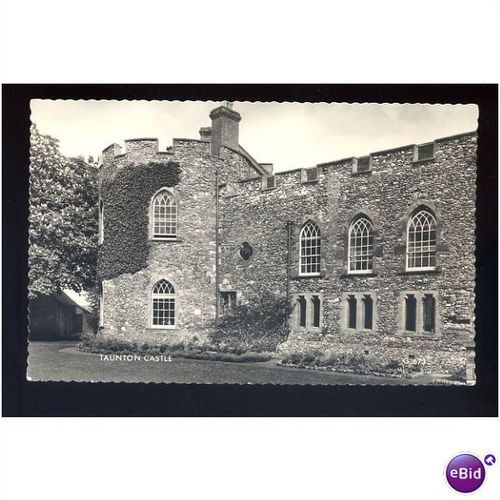 Somerset TAUNTON Castle Postcard by Valentine (G.673)