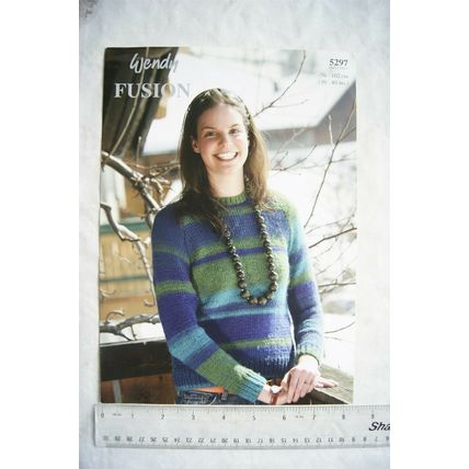 Vintage: Wendy 5297 Round & V neck raglan sweater, Fusion, 30-40 inch, 76-102 cm