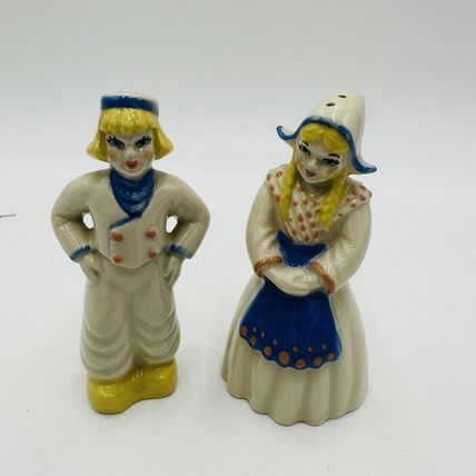 Ceramic Arts Studio Dutch Boy and Girl Salt And Pepper Shakers Holland Vintage
