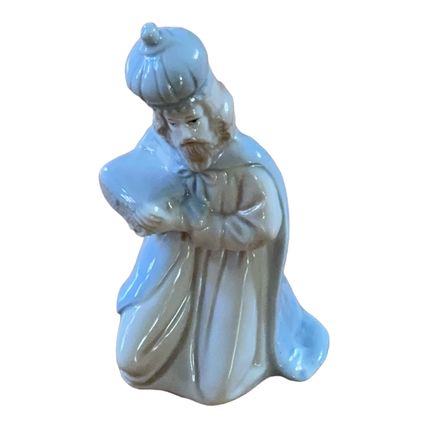 10 Piece Porcelain Nativity Beautifully Handpainted Underglazed Finish Pre-owned