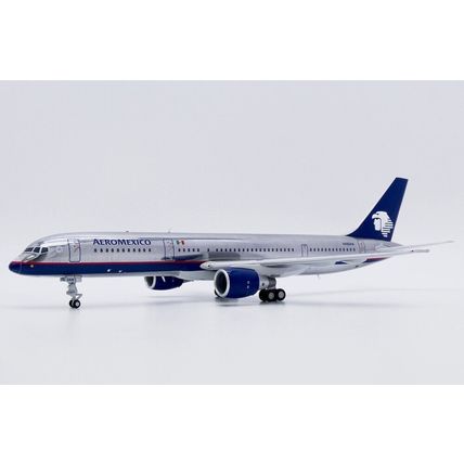 B757-200 AEROMEXICO (POLISHED) REG: N490AM - JC WINGS LH2332 1/200 - PRE ORDER