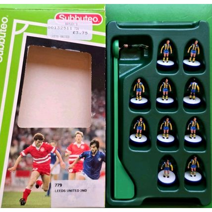 Subbuteo lw team NUMBER 779 LEEDS UNITED 2nd COMPLETE SET IN CORRECT LABEL BOX