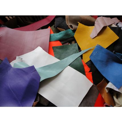 Craft pack of leather scraps 450g mixed colours ZX006