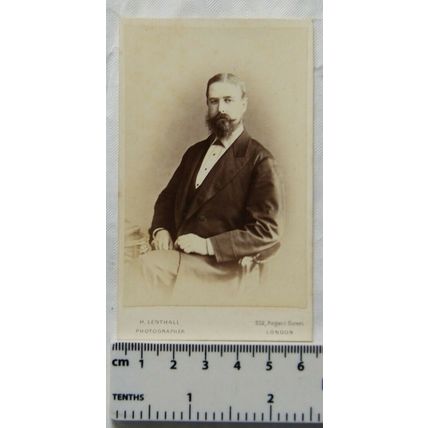 Carte-de-visite Lenthall, London - bearded gentleman