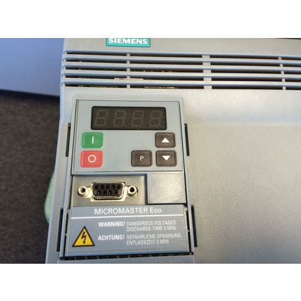 New SIEMENS 6SE9521-8CC40,DR AC 6SE95 230V 3PH 5HP 15.2A,6SE9-521-8CC40,FC