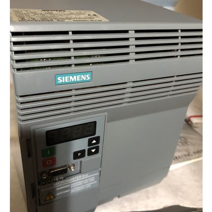 New SIEMENS 6SE9521-8CC40,DR AC 6SE95 230V 3PH 5HP 15.2A,6SE9-521-8CC40,FC