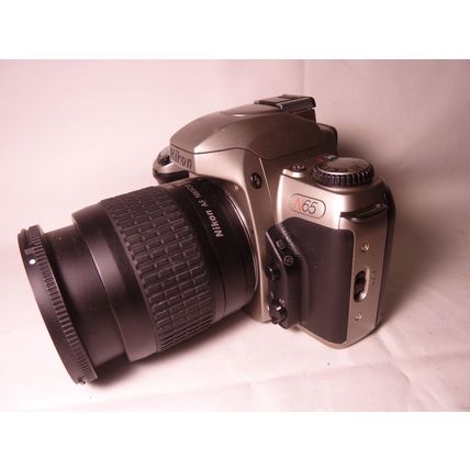 Nikon N65 35mm Film Camera with 28-80mm lens